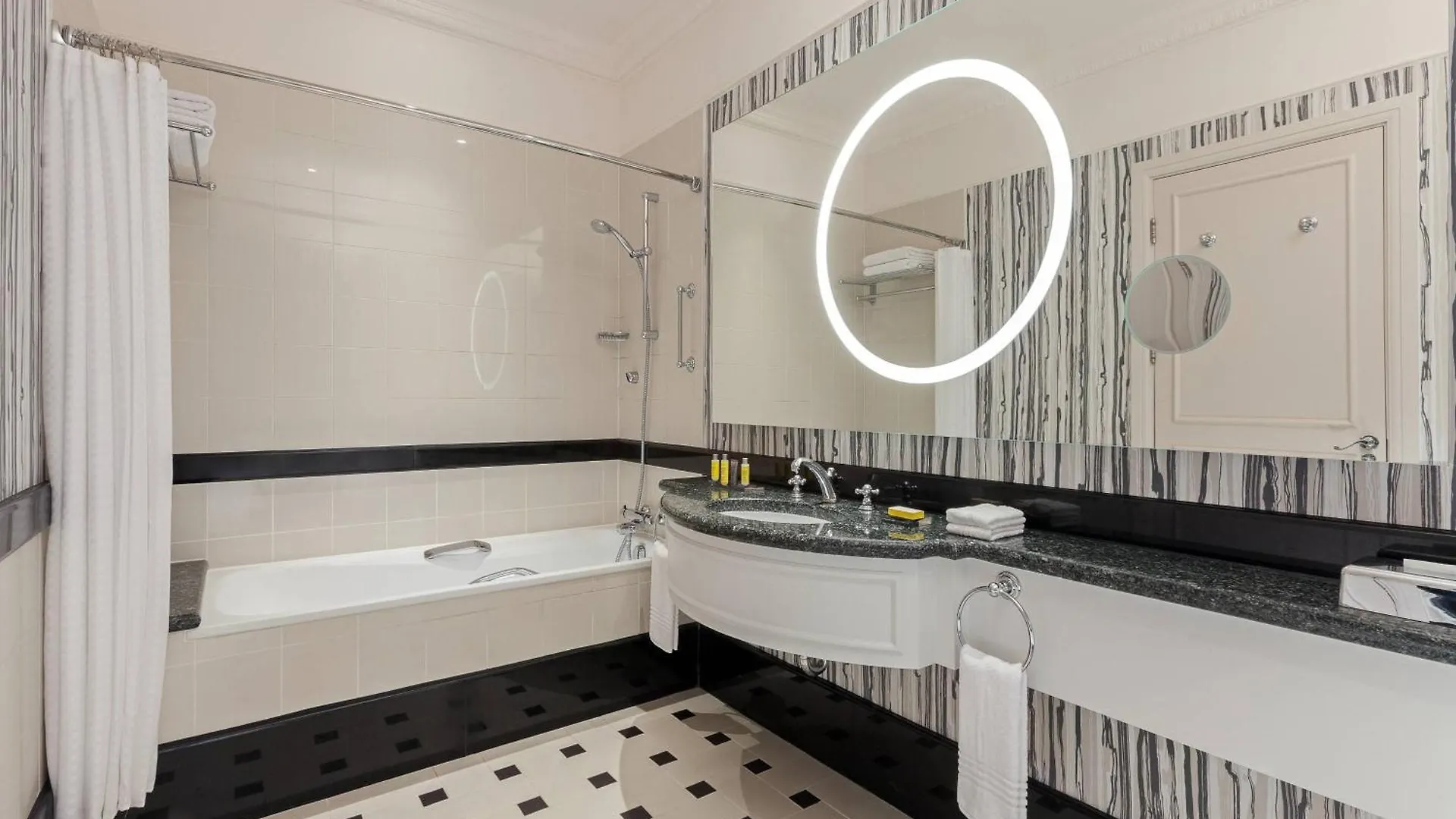 Tbilisi Marriott Hotel 5*,  Georgia